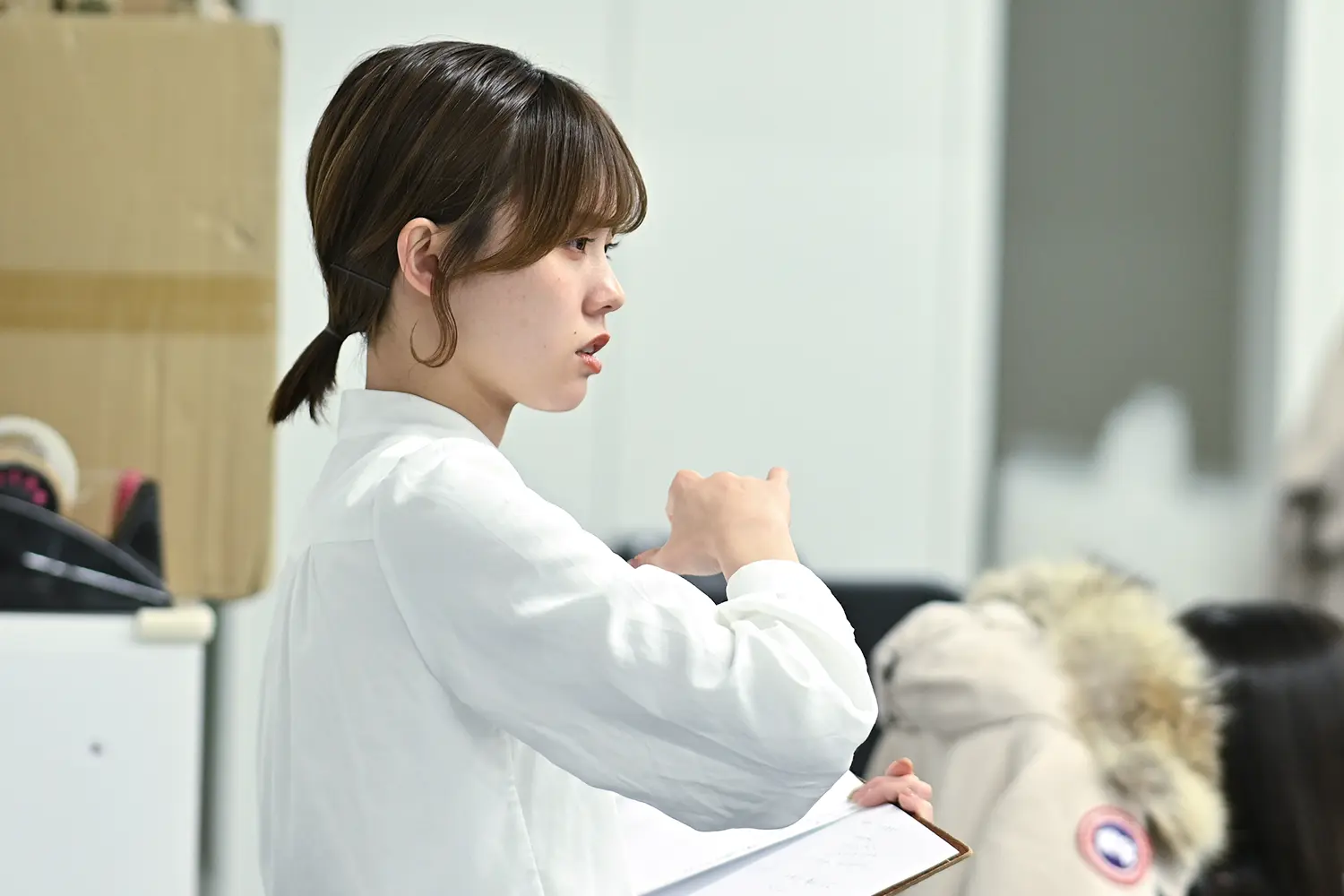 仕事をする女性